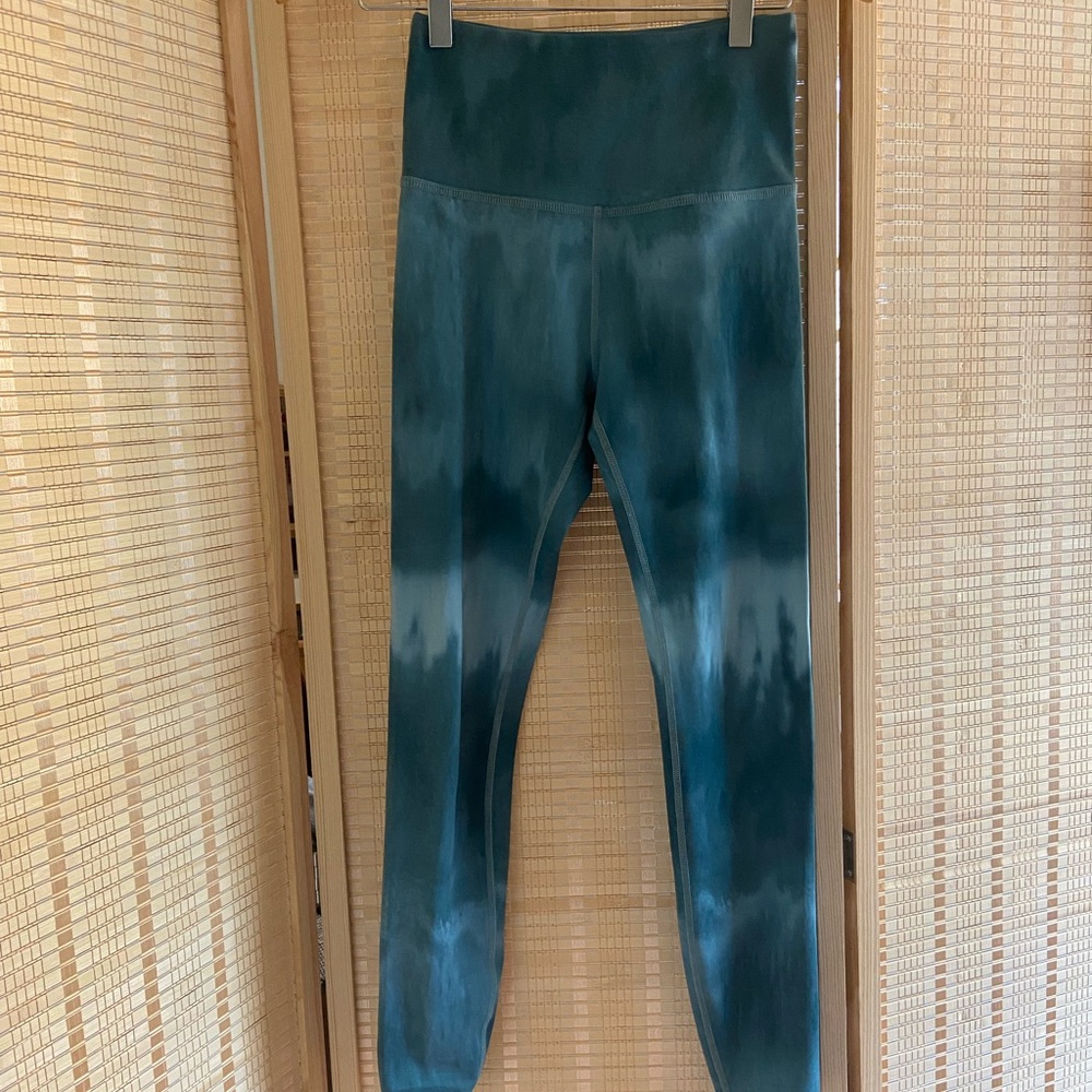Beyond Yoga Teal Tie-Dye Leggings